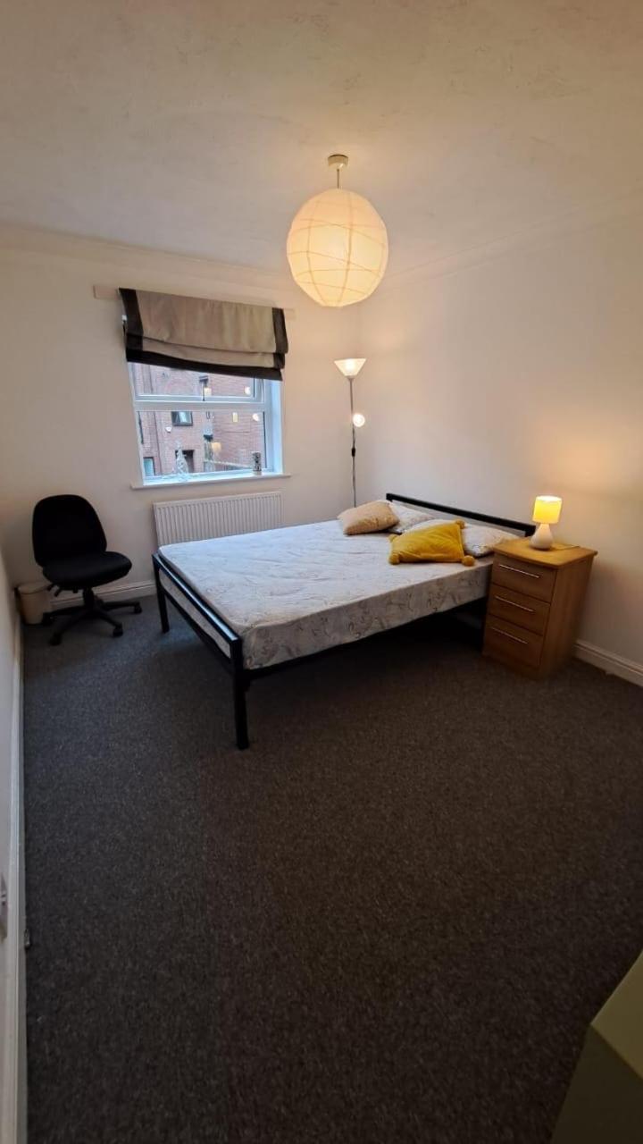 Single In Shared Flat On Wilmslow Road Manchester